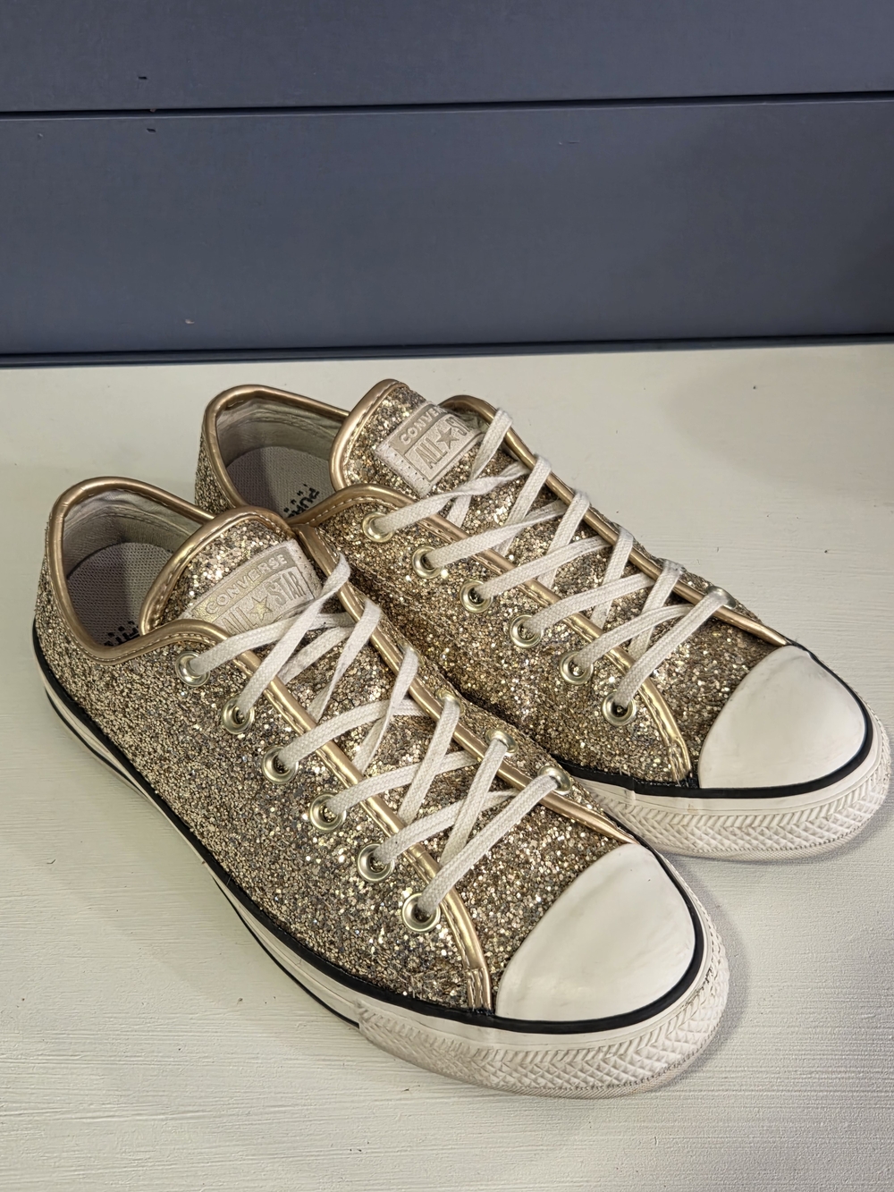 Converse Chuck Taylor All Star Gold Glitter Sneakers womens size 8